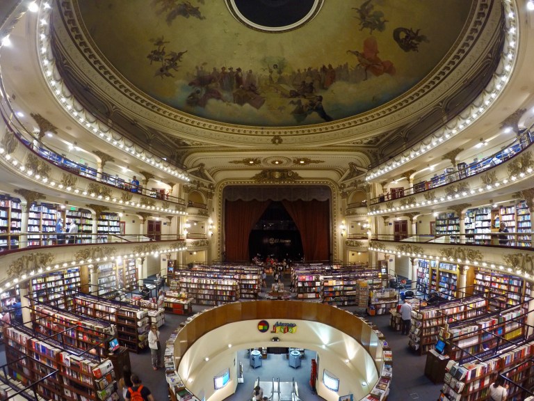 El Ateneo - 2017 Christie Lee